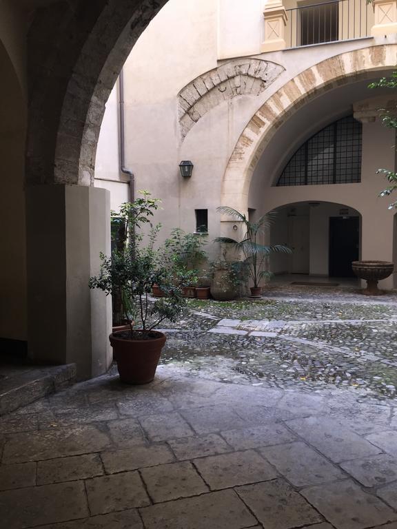 Guest house Da Cristina Palazzo Atanasio 2*